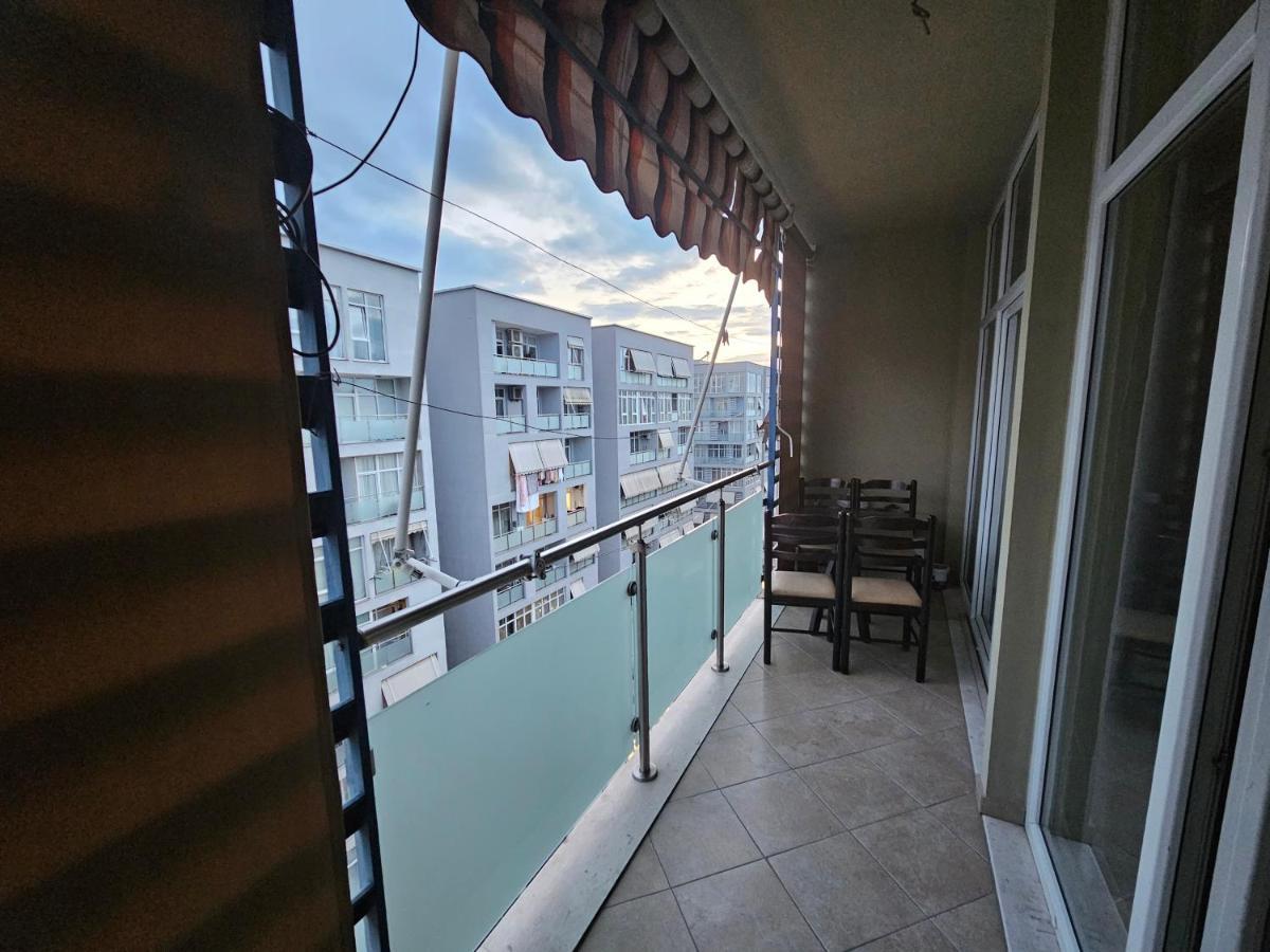 Pleasant Apartment With Free Dedicated Parking In Komuna E Parisit ติรานา ภายนอก รูปภาพ