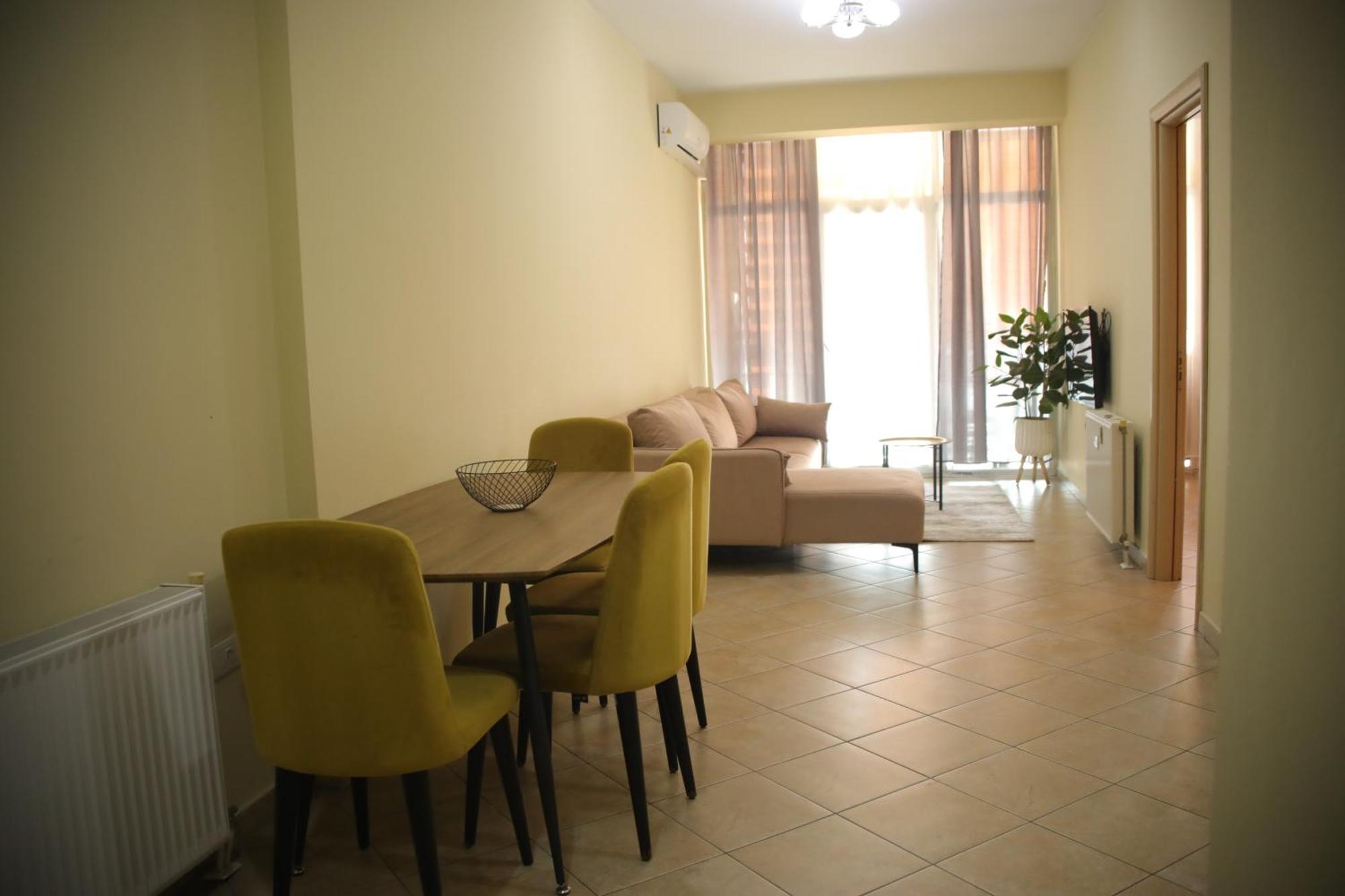Pleasant Apartment With Free Dedicated Parking In Komuna E Parisit ติรานา ภายนอก รูปภาพ
