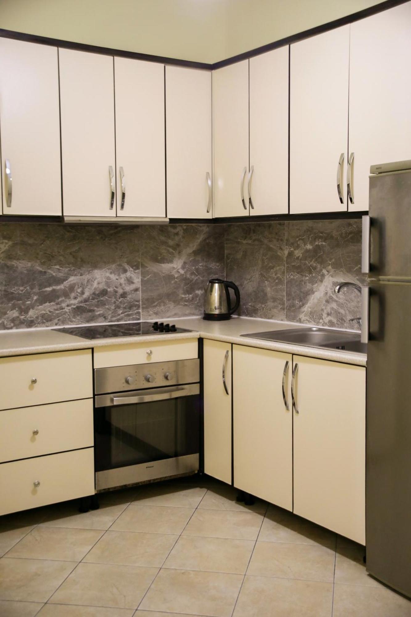 Pleasant Apartment With Free Dedicated Parking In Komuna E Parisit ติรานา ภายนอก รูปภาพ